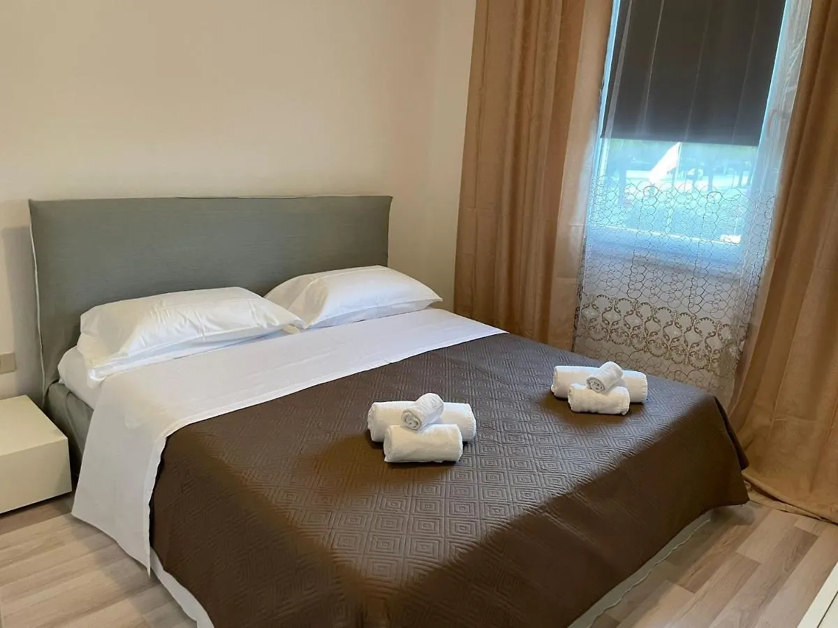 Al Mare 2 Apartment Lido Adriano Italy